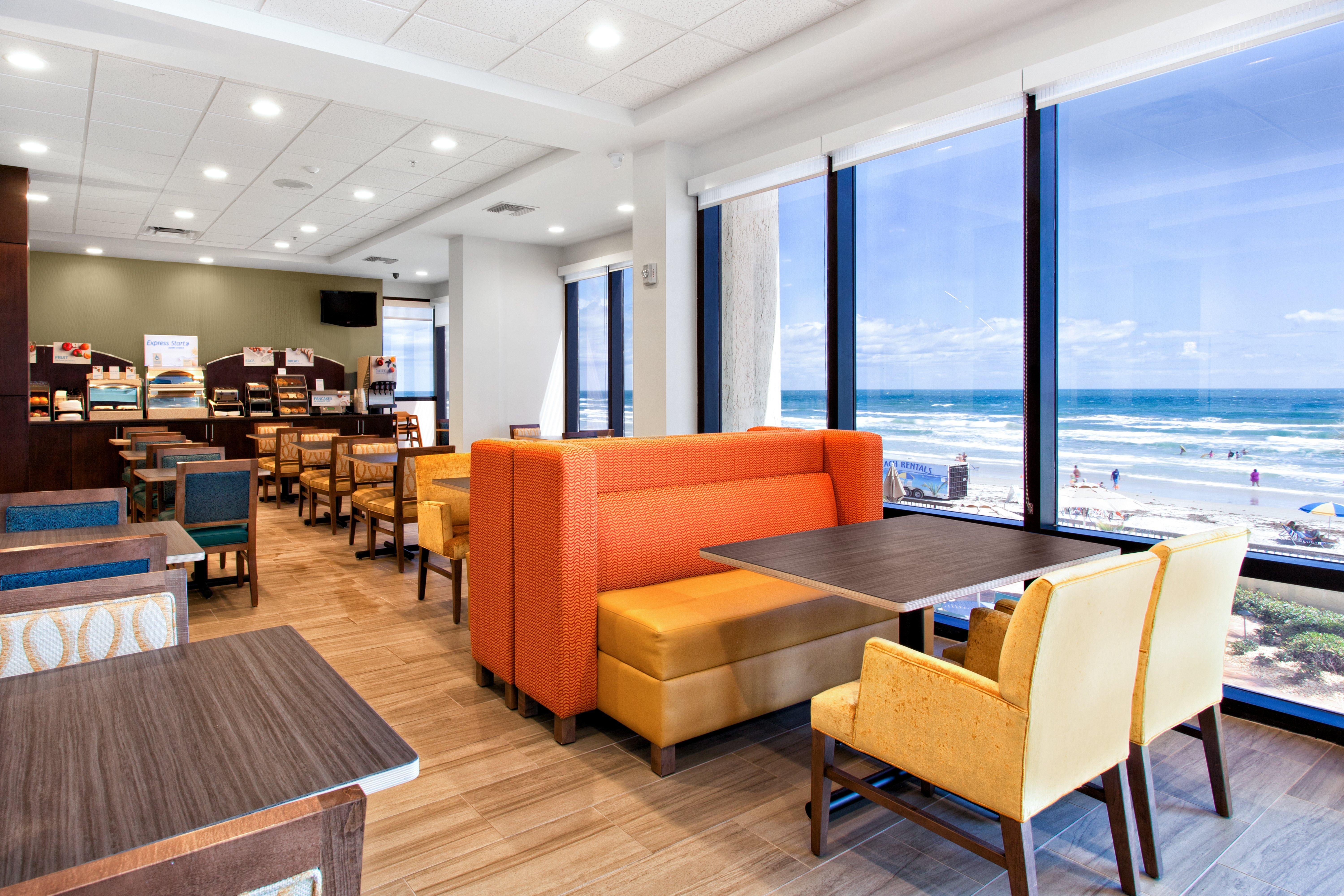 Holiday Inn Express & Suites Oceanfront Daytona Beach Shores By Ihg Eksteriør bilde