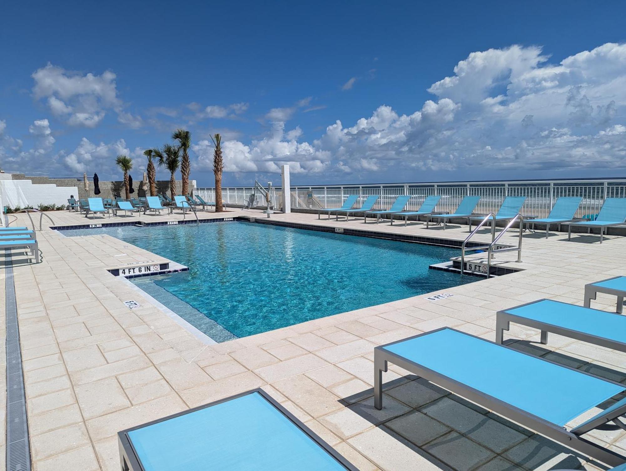 Holiday Inn Express & Suites Oceanfront Daytona Beach Shores By Ihg Eksteriør bilde