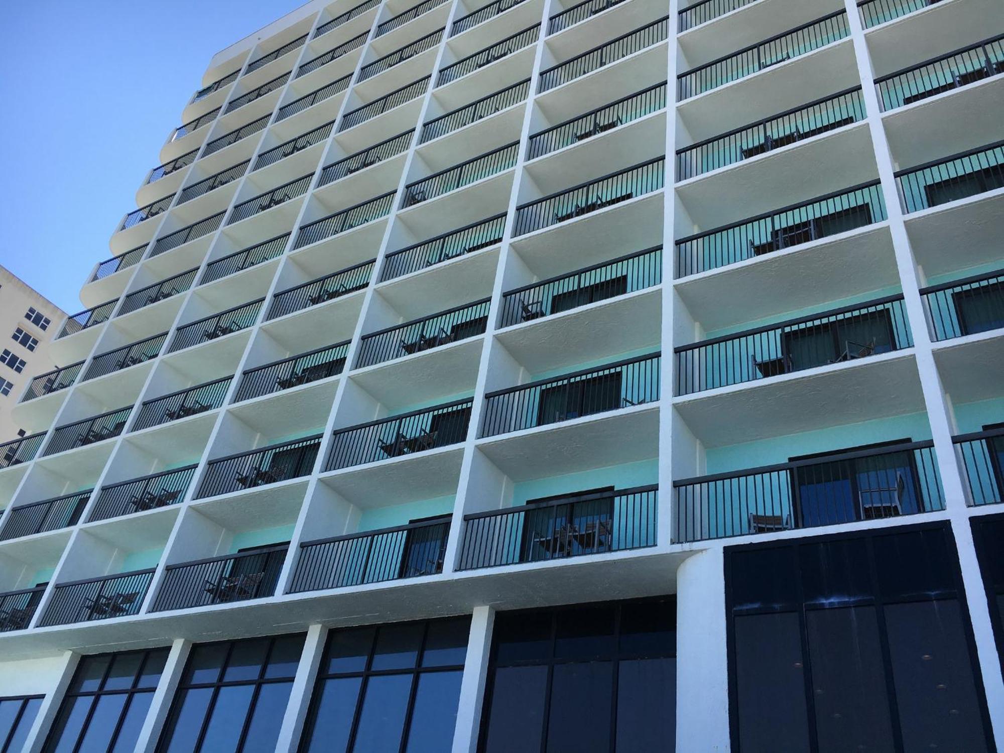 Holiday Inn Express & Suites Oceanfront Daytona Beach Shores By Ihg Eksteriør bilde