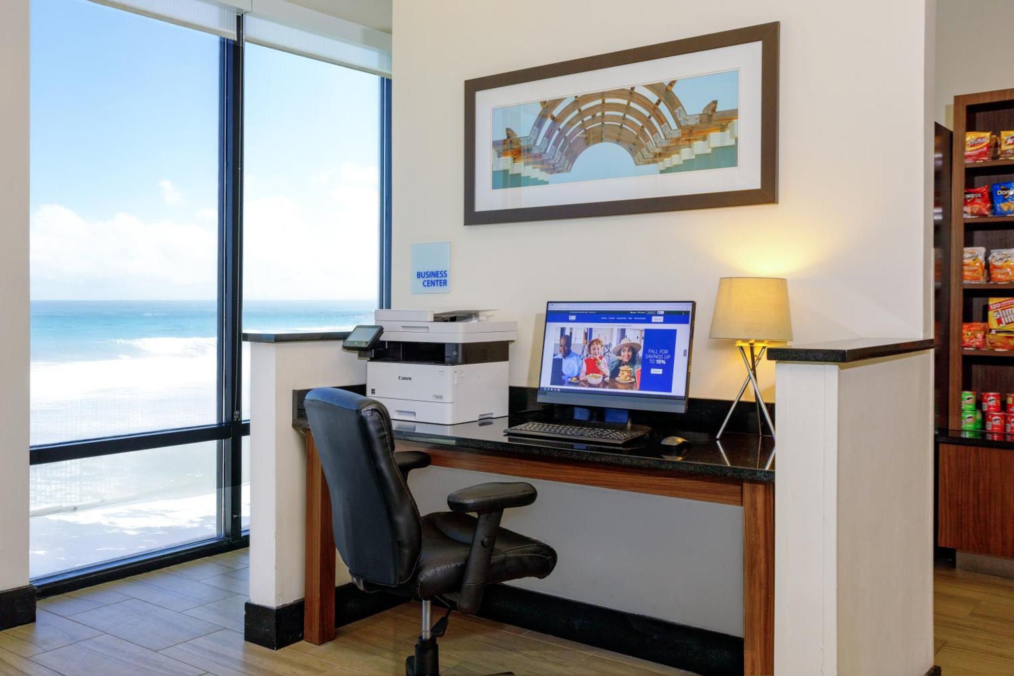 Holiday Inn Express & Suites Oceanfront Daytona Beach Shores By Ihg Eksteriør bilde