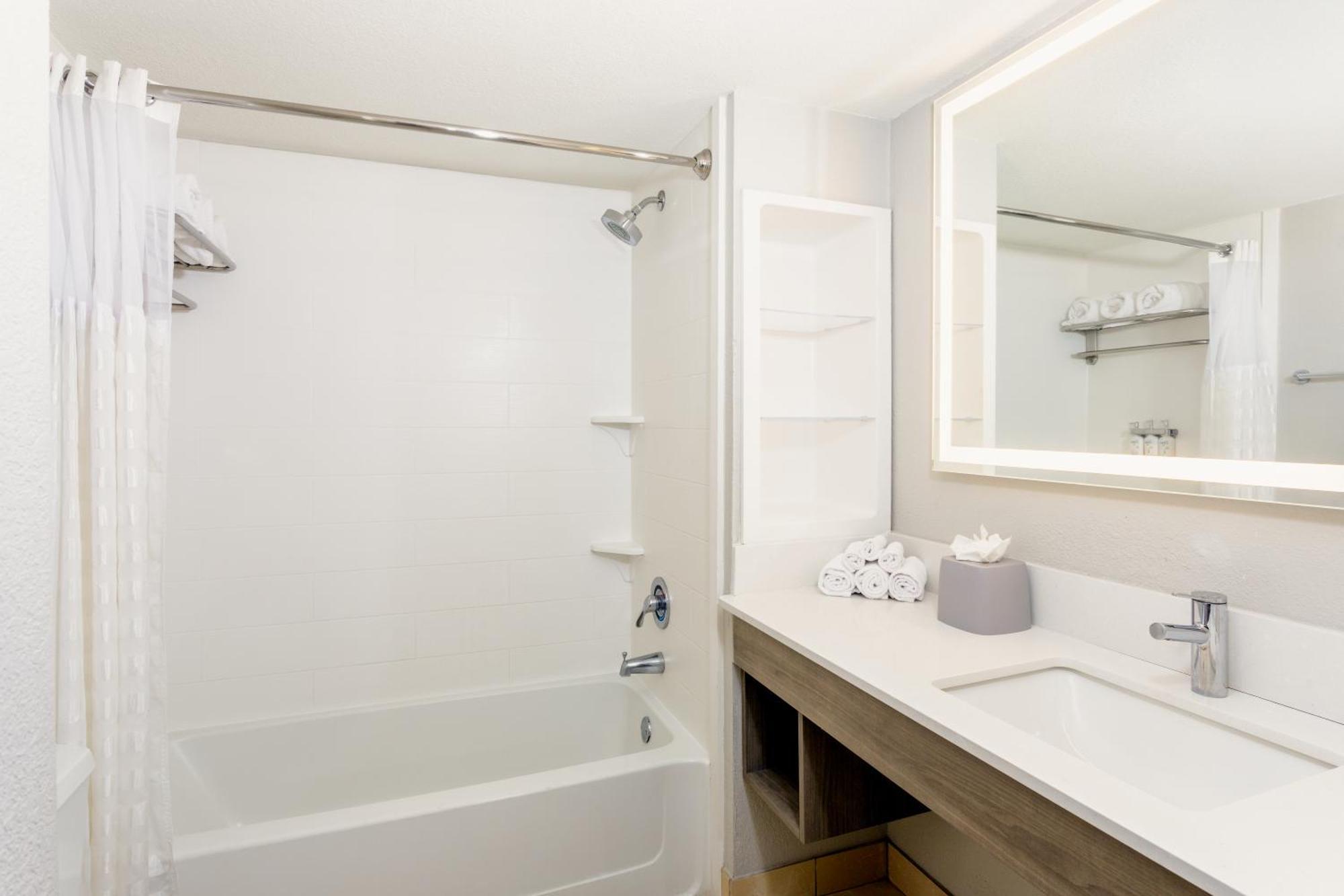 Holiday Inn Express & Suites Oceanfront Daytona Beach Shores By Ihg Eksteriør bilde