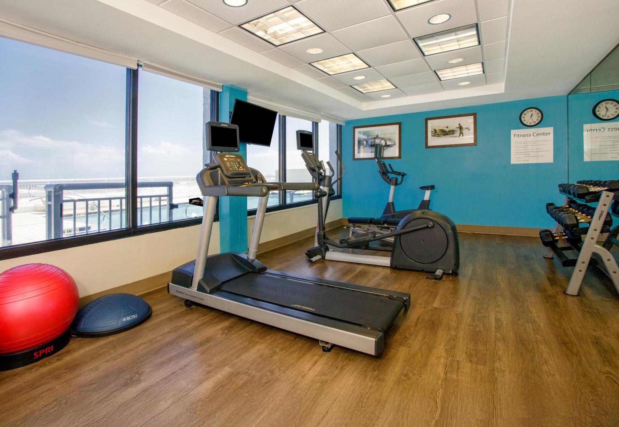 Holiday Inn Express & Suites Oceanfront Daytona Beach Shores By Ihg Eksteriør bilde