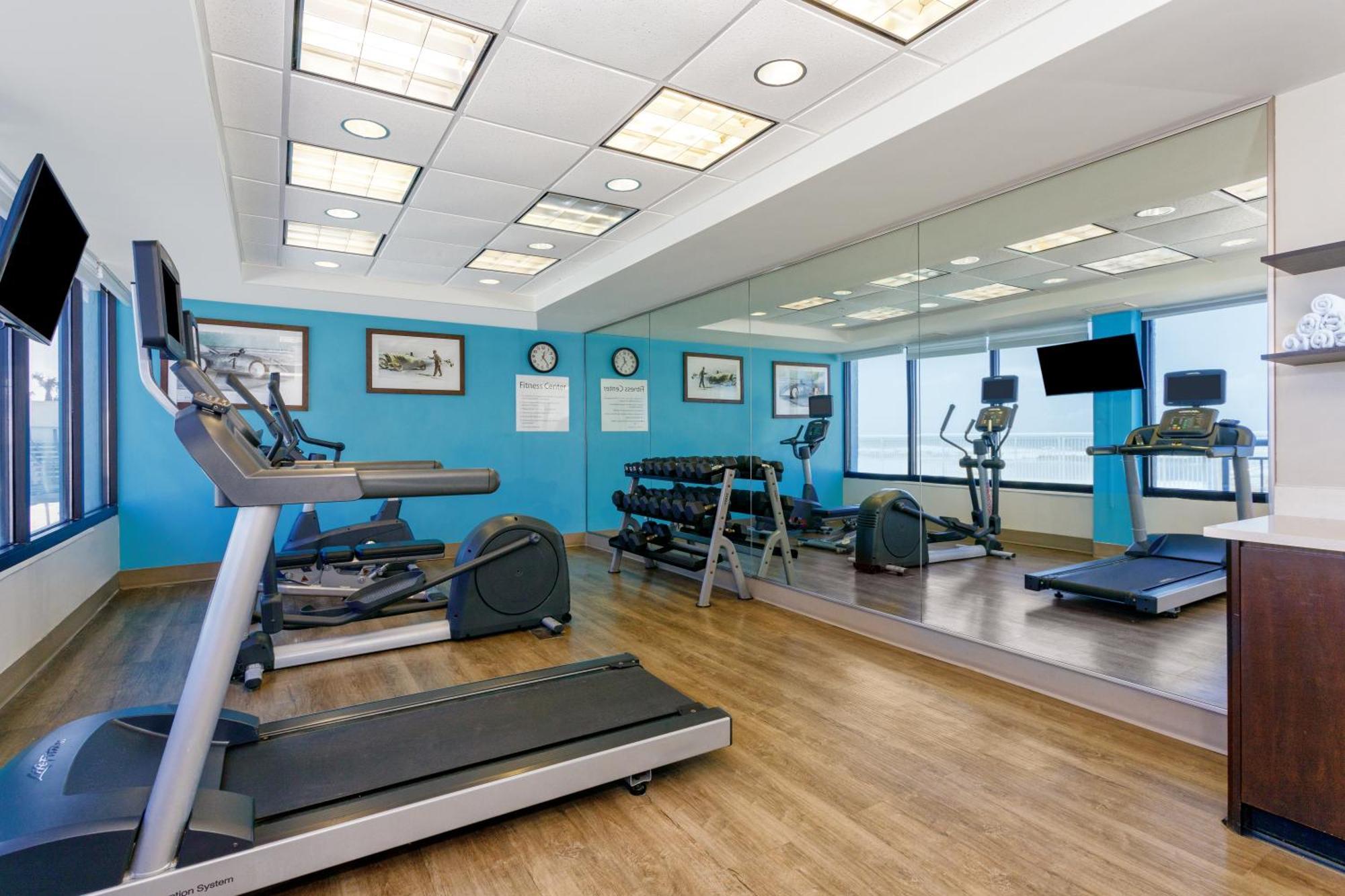 Holiday Inn Express & Suites Oceanfront Daytona Beach Shores By Ihg Eksteriør bilde