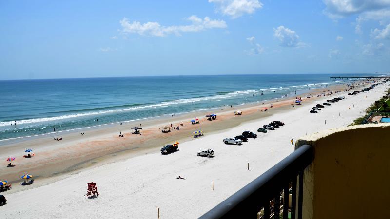 Holiday Inn Express & Suites Oceanfront Daytona Beach Shores By Ihg Eksteriør bilde